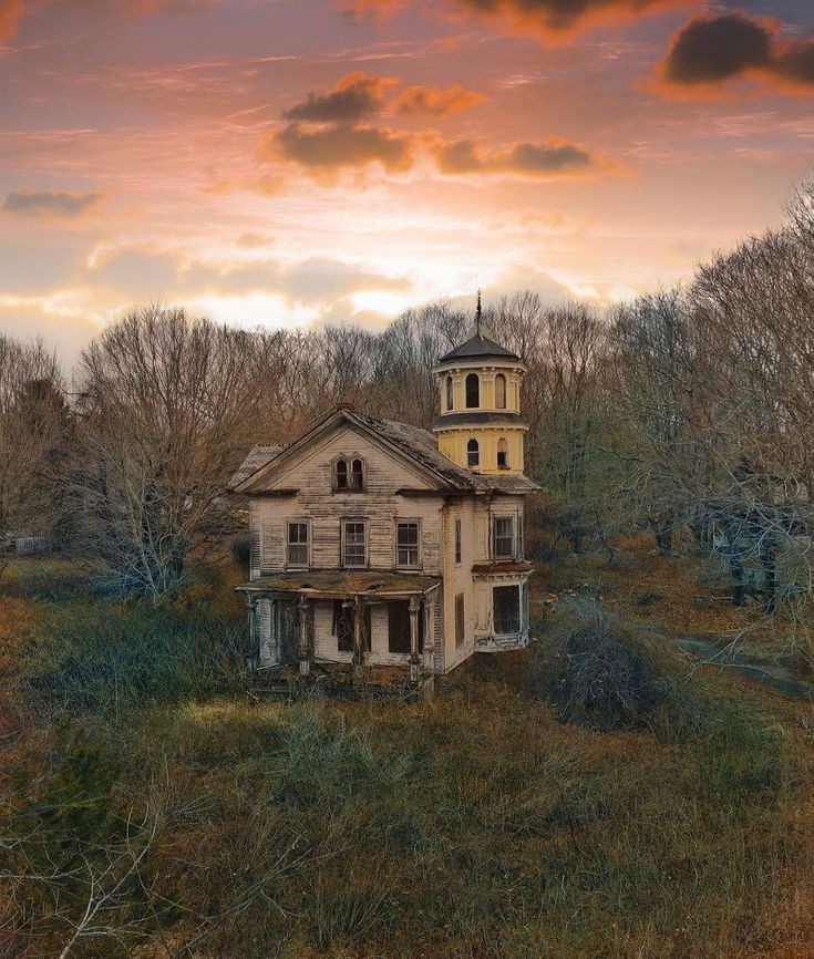 Abandoned Haunted House in Old Saybrook, Connecticut