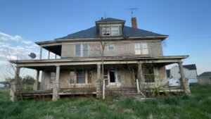 Abandoned Century Farm House in Maine