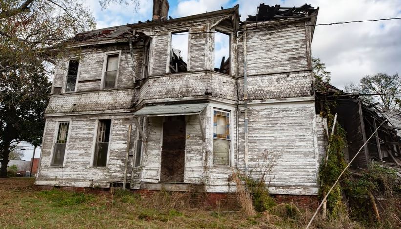 Abandoned Victorian House in Jackson, Mississippi