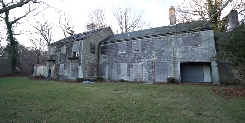 Abandoned Victorian Doll House Mansion in Huntington, New York