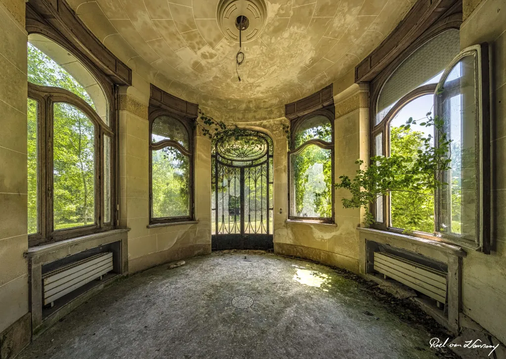 Abandoned Manoir Joachim Kroll