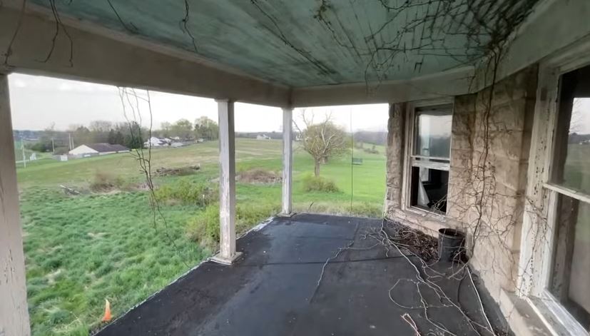 Abandoned Century Farm House in Maine