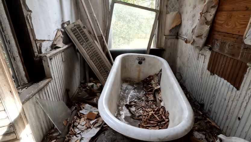 Abandoned Victorian House in Jackson, Mississippi