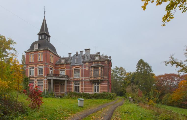 abandoned mansions for sale