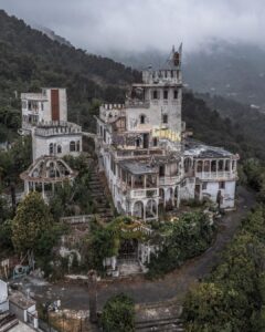 Abandoned Hotel Puerta del Sol in Italy