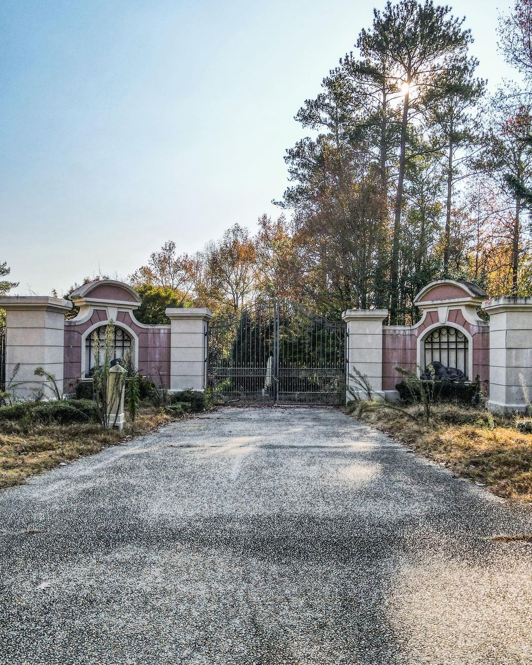 Kenny Rogers Abandoned Mansion