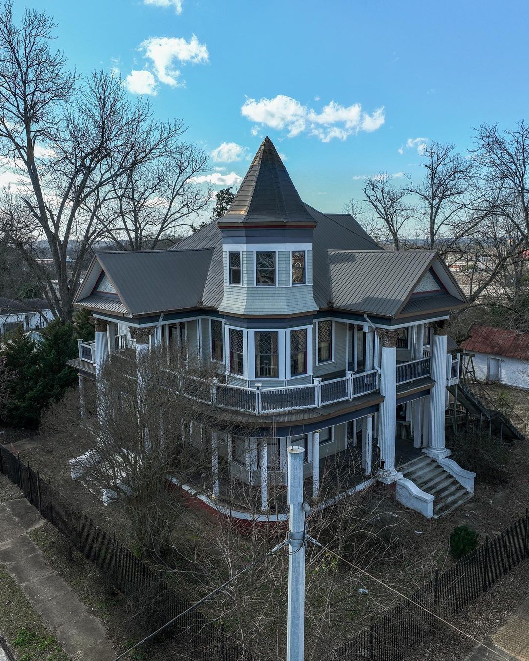 ABANDONED 1902 Victorian Mansion