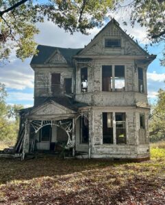 Abandoned Victorian House in Jackson, Mississippi