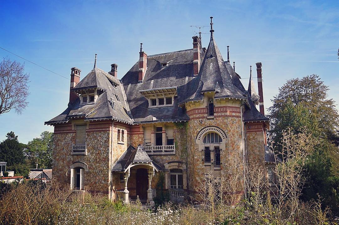 Abandoned Villa Bela Kiss