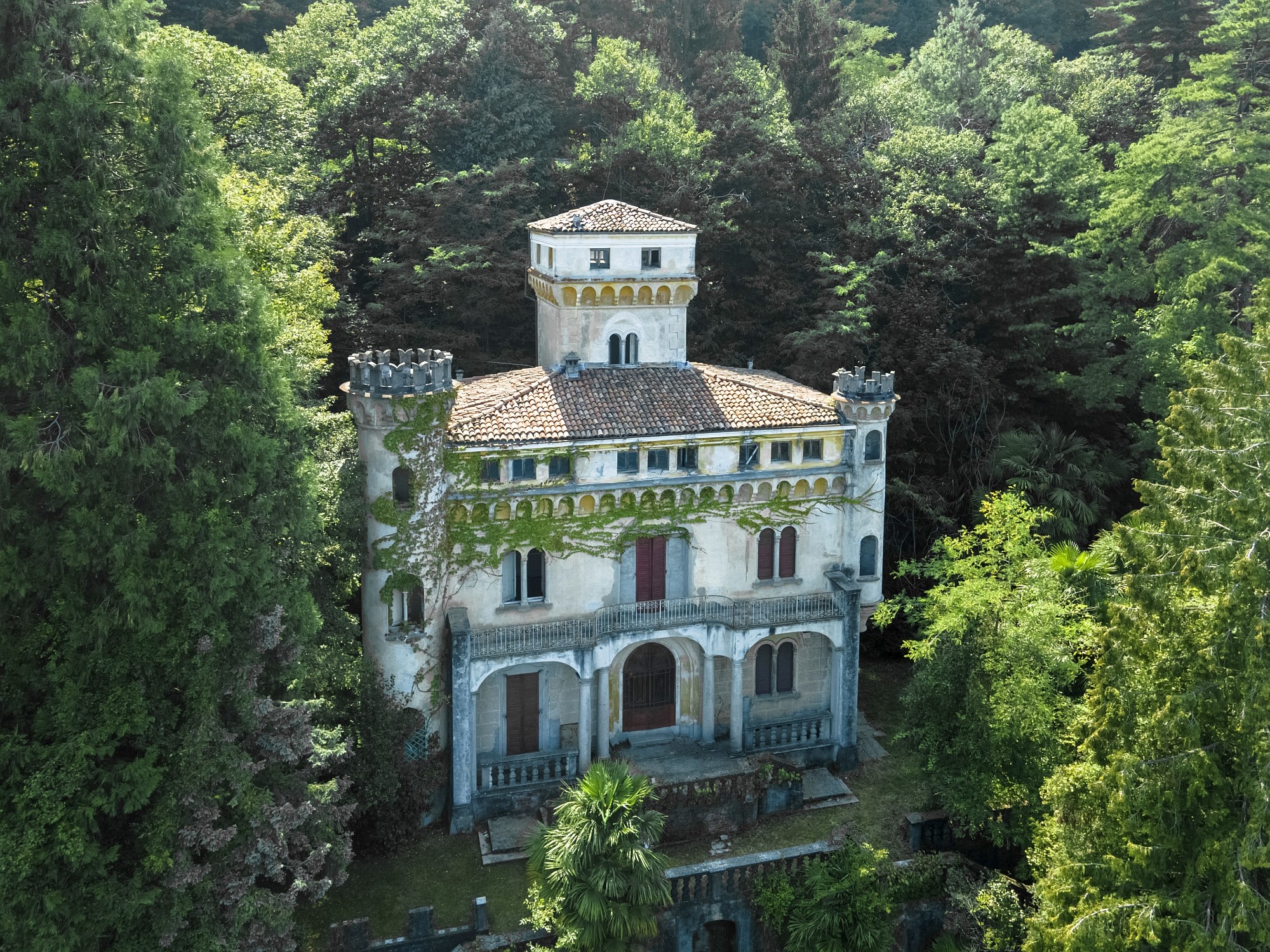 Abandoned Villa Castello Pellegrini In Italy