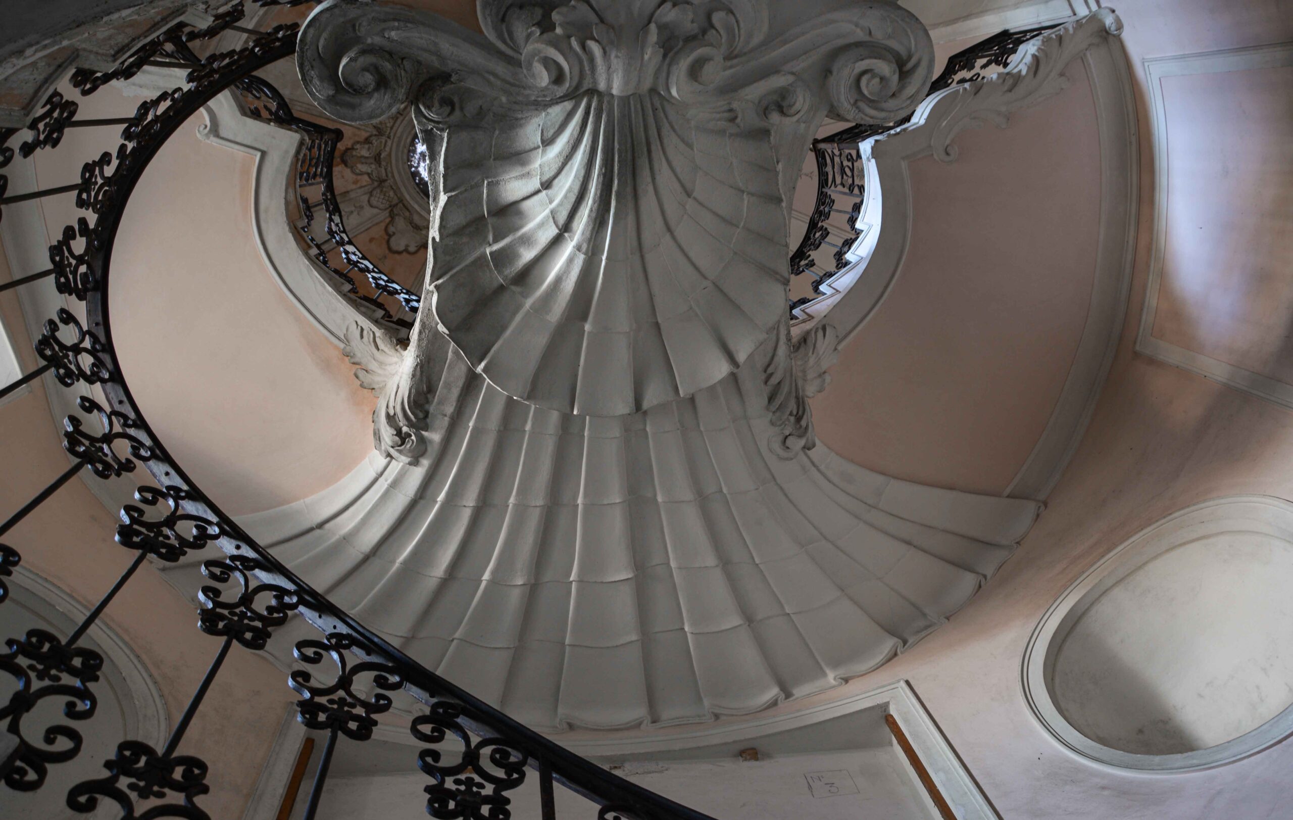 Abandoned Villa Carpeneto In Italy