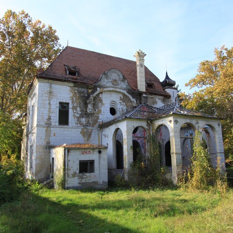 Abandoned Spitzer Castle in Serbia