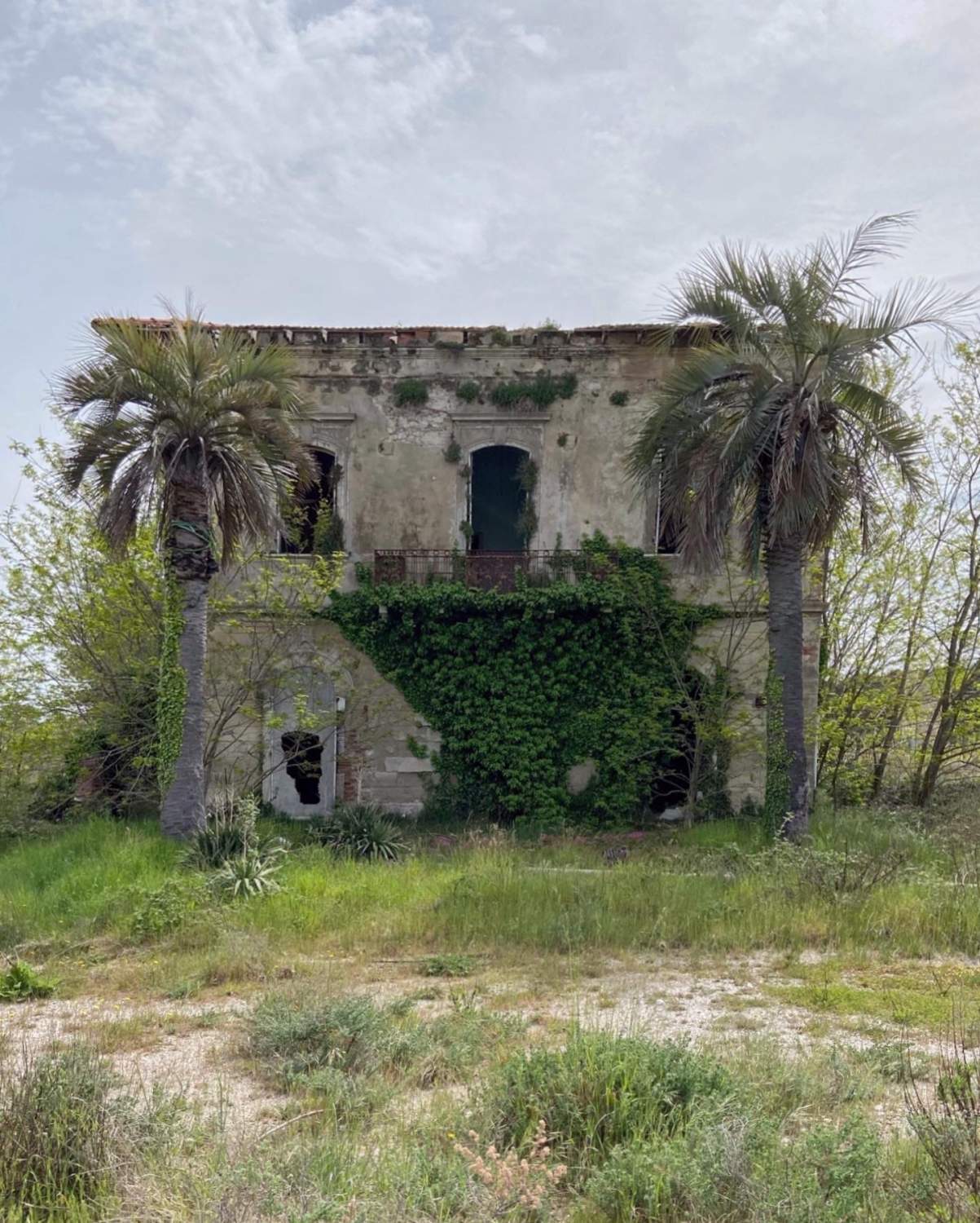 Abandoned Villa Romboli In Italy Restored