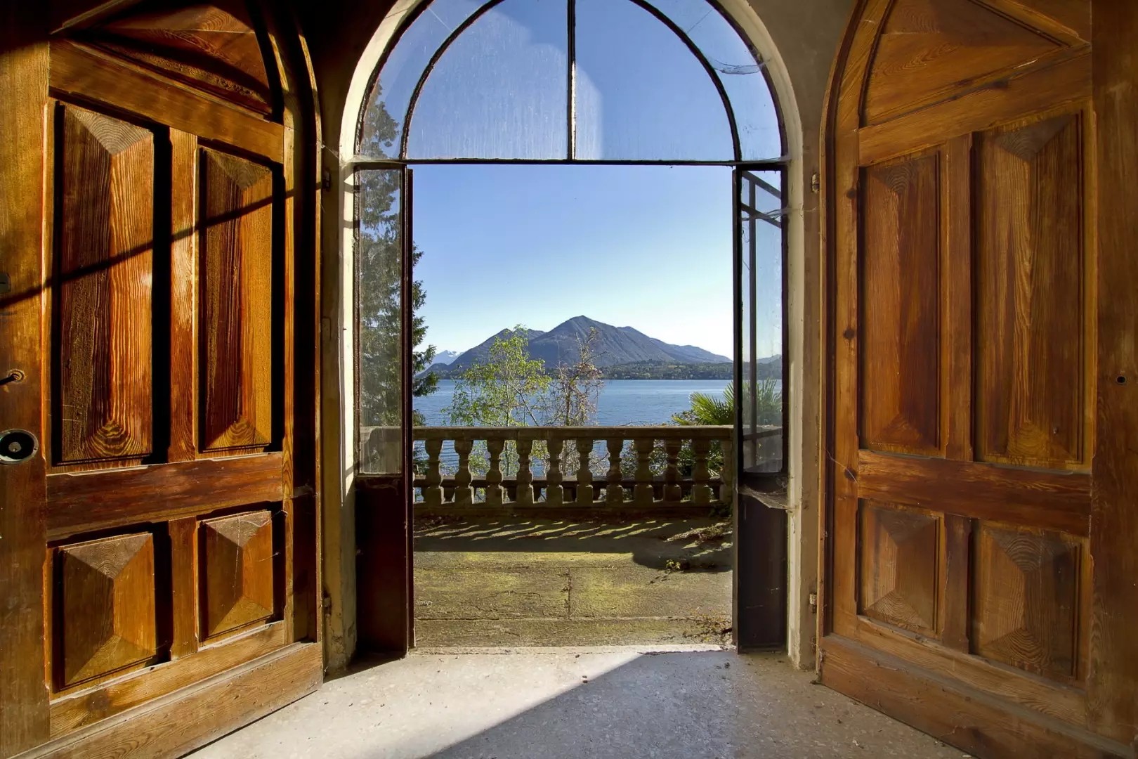 Abandoned Villa Castello Pellegrini In Italy