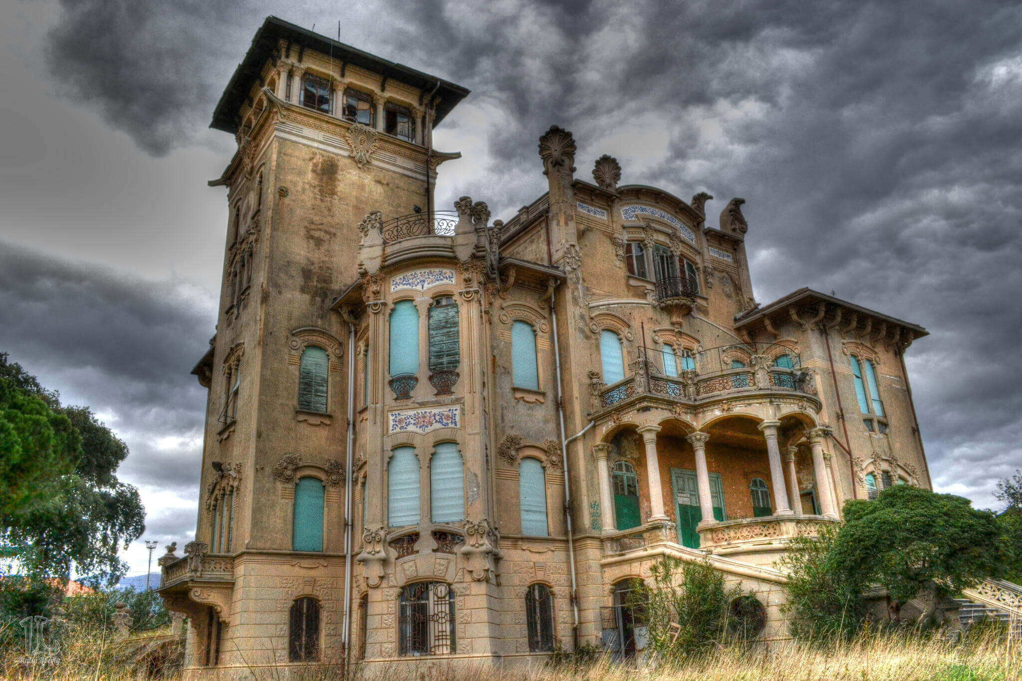 Abandoned Villa Zanelli in Italy