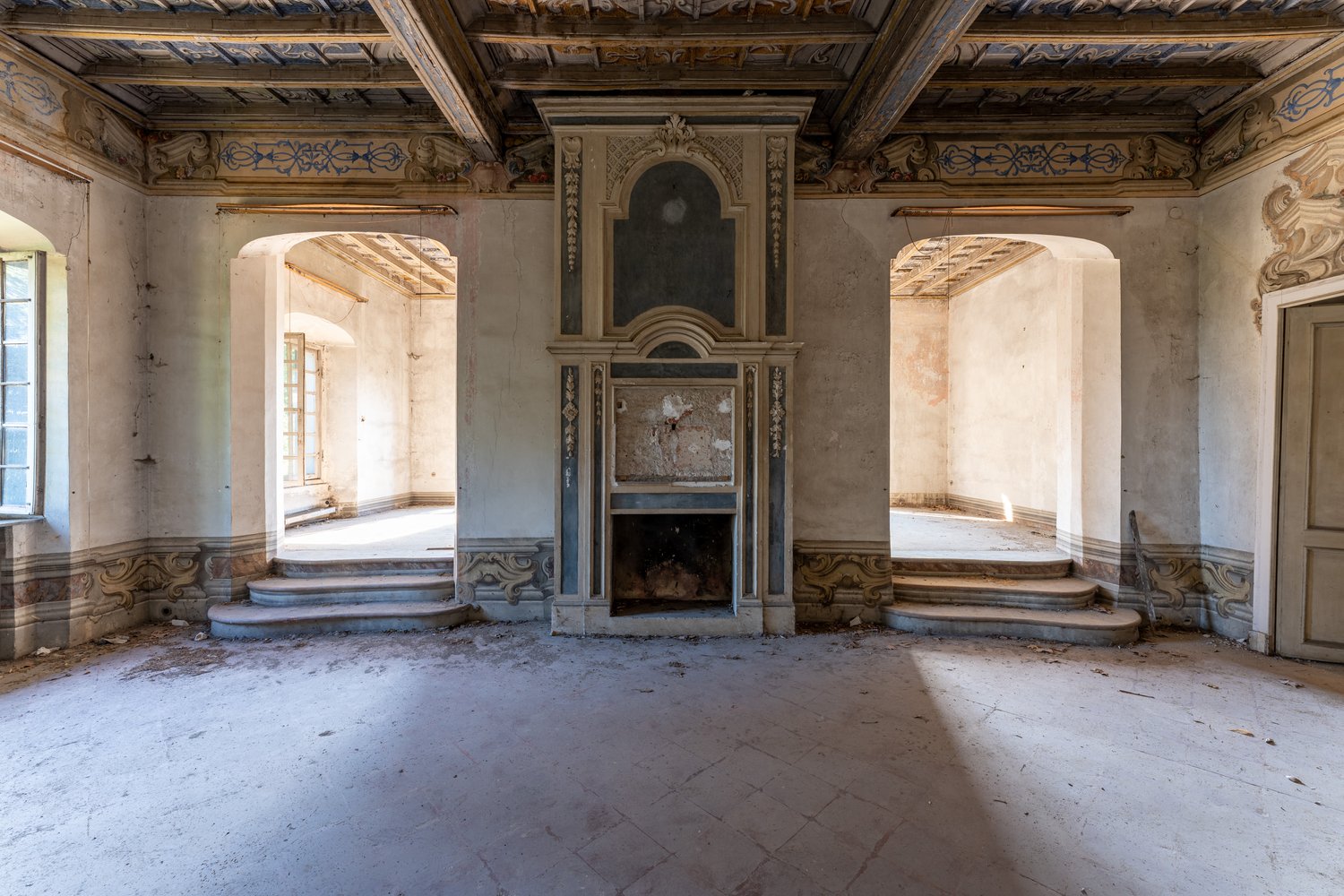 Abandoned Villa Carpeneto In Italy