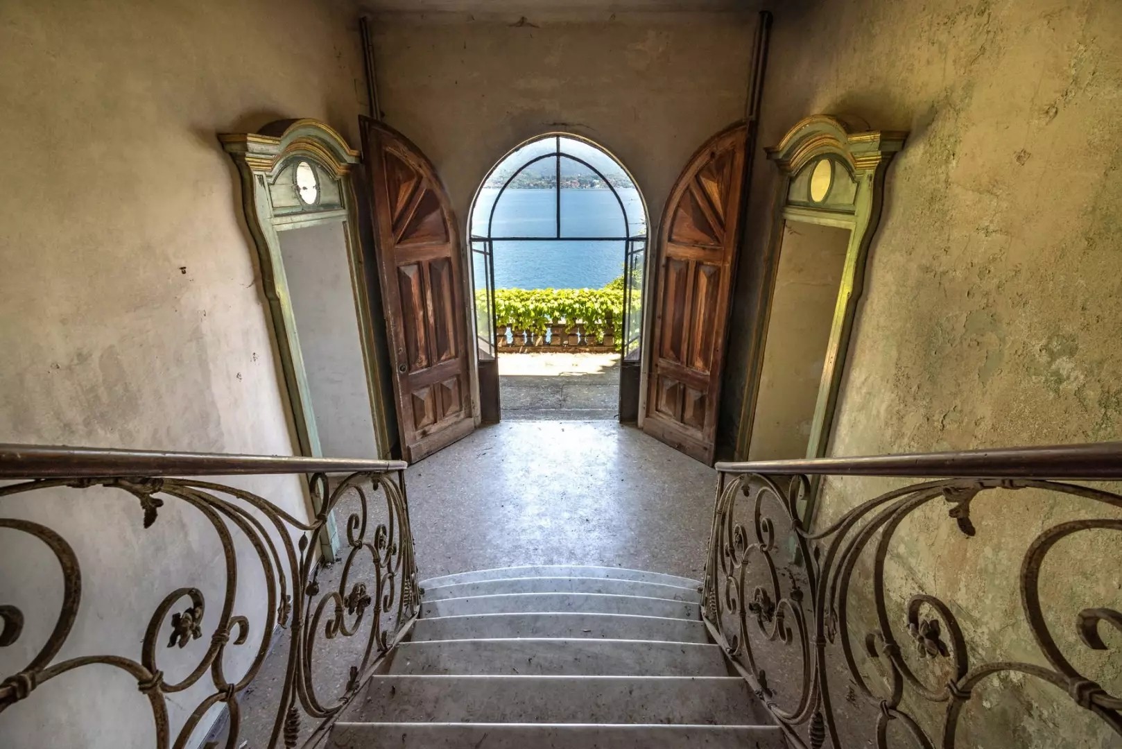 Abandoned Villa Castello Pellegrini In Italy