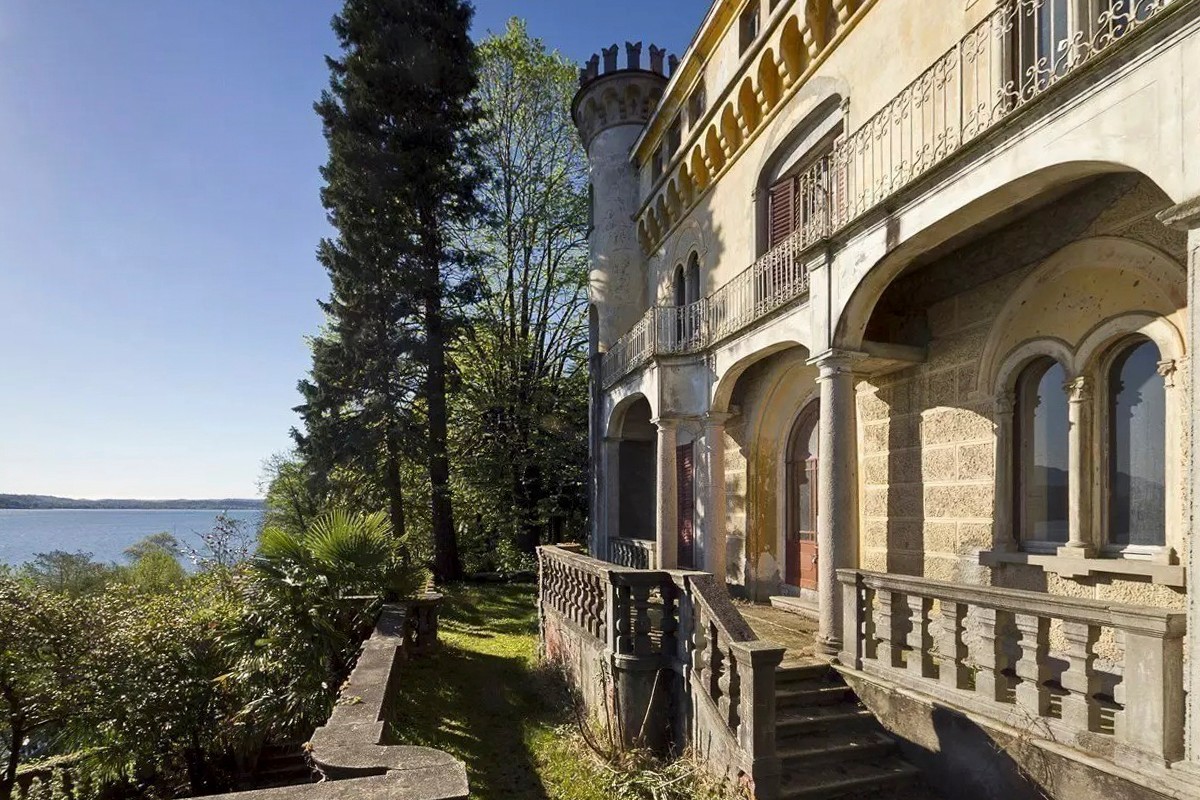 Abandoned Villa Castello Pellegrini In Italy