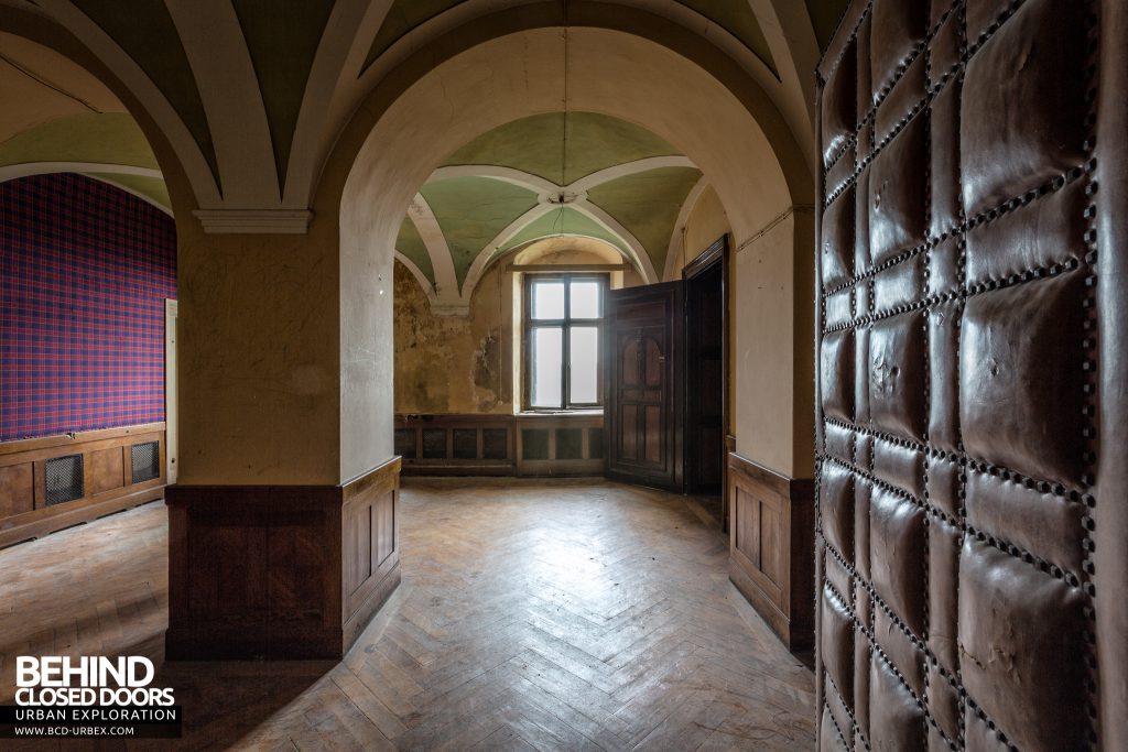 Abandoned Piano Castle in Germany