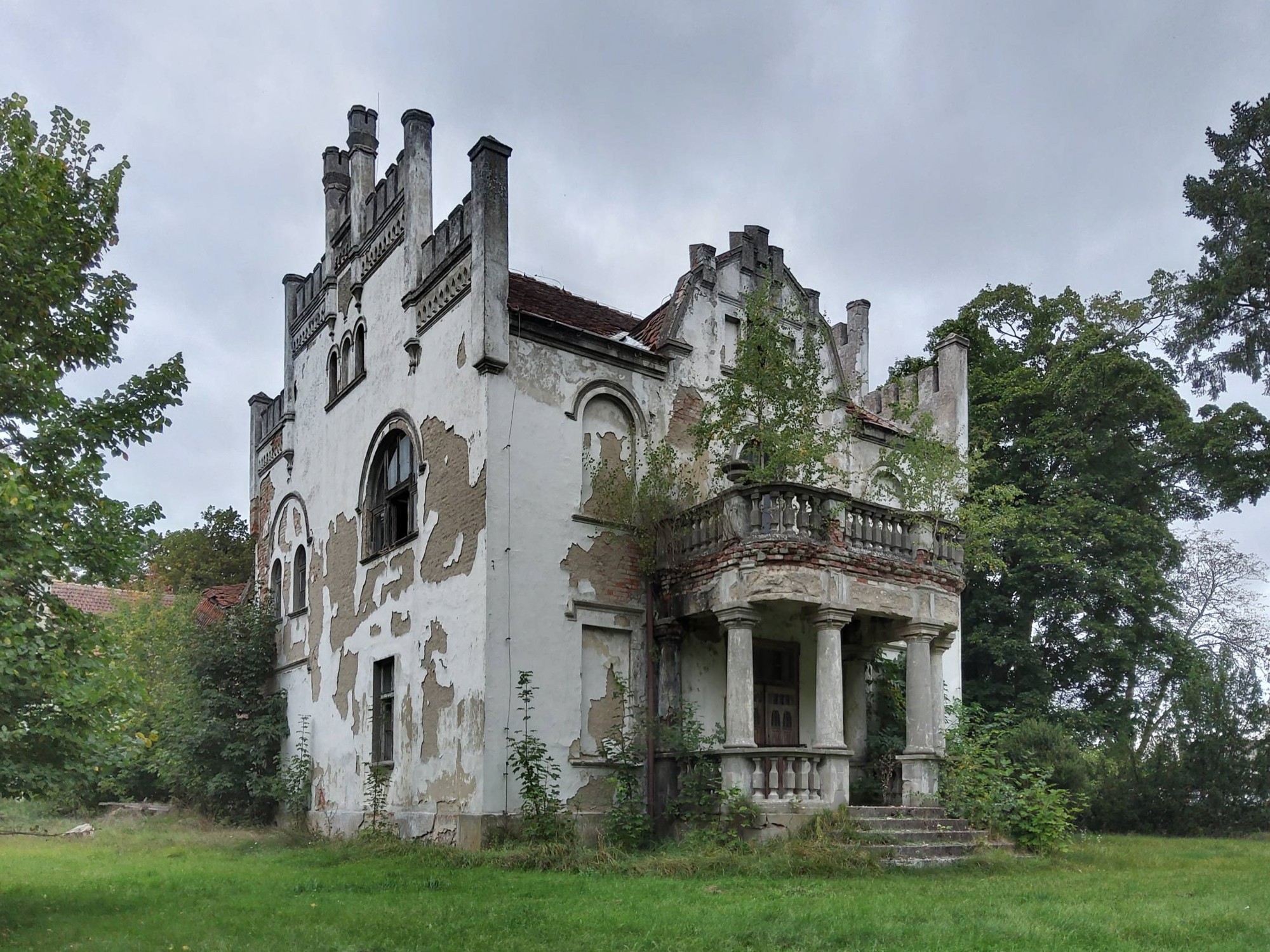 Abandoned Palace Pałac Piotrowo in Poland