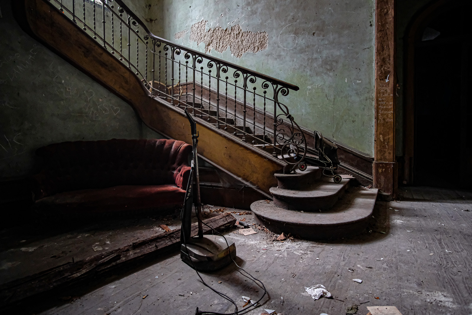 Abandoned Viscountess Mansion