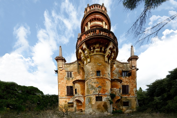 Abandoned Villa In Italy.