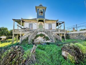 Abandoned Mansion Palacete De Oledo in Portugal