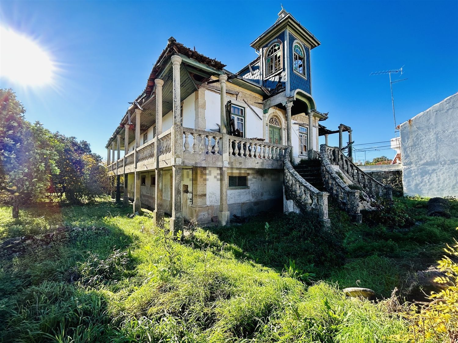 Abandoned Mansion Palacete De Oledo in Portugal