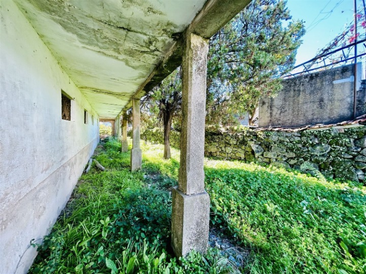 Abandoned Mansion Palacete De Oledo in Portugal