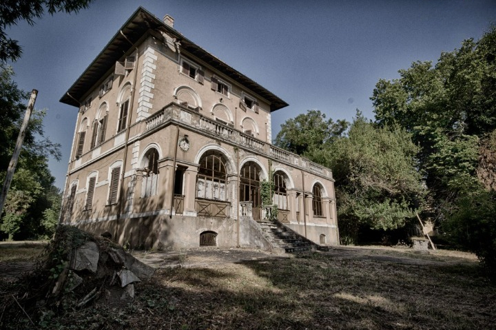 Abandoned Villa Ombrosa In Italy