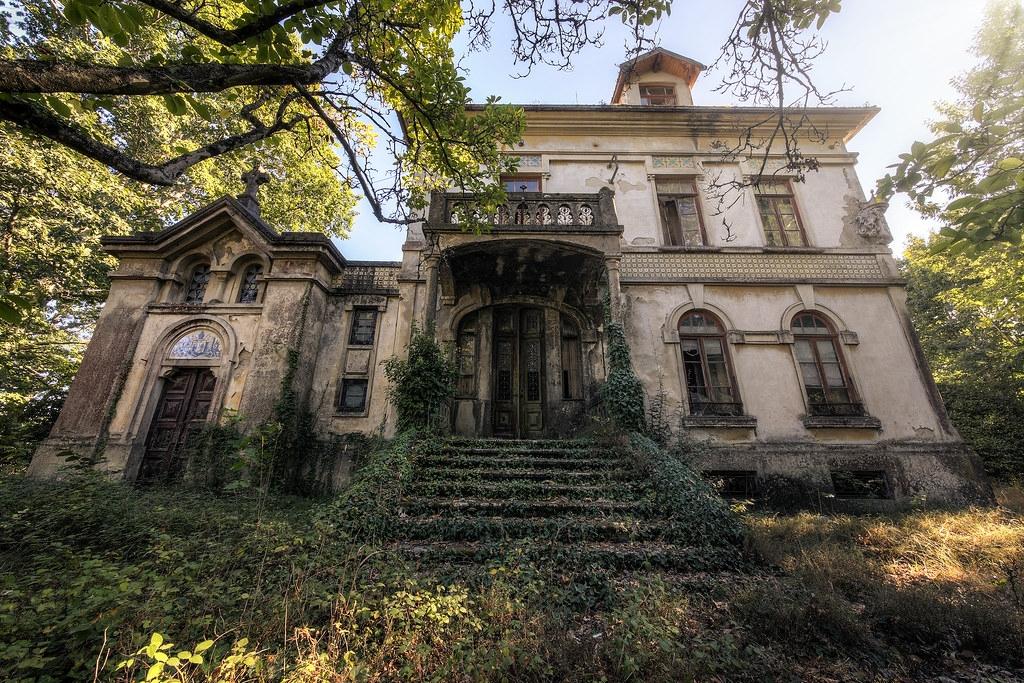 Abandoned Viscountess Mansion