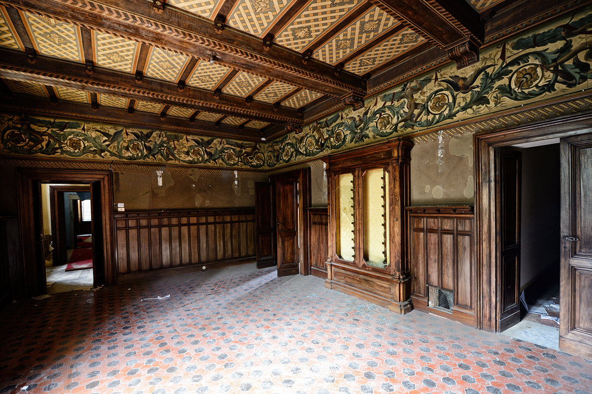 Abandoned Villa In Italy