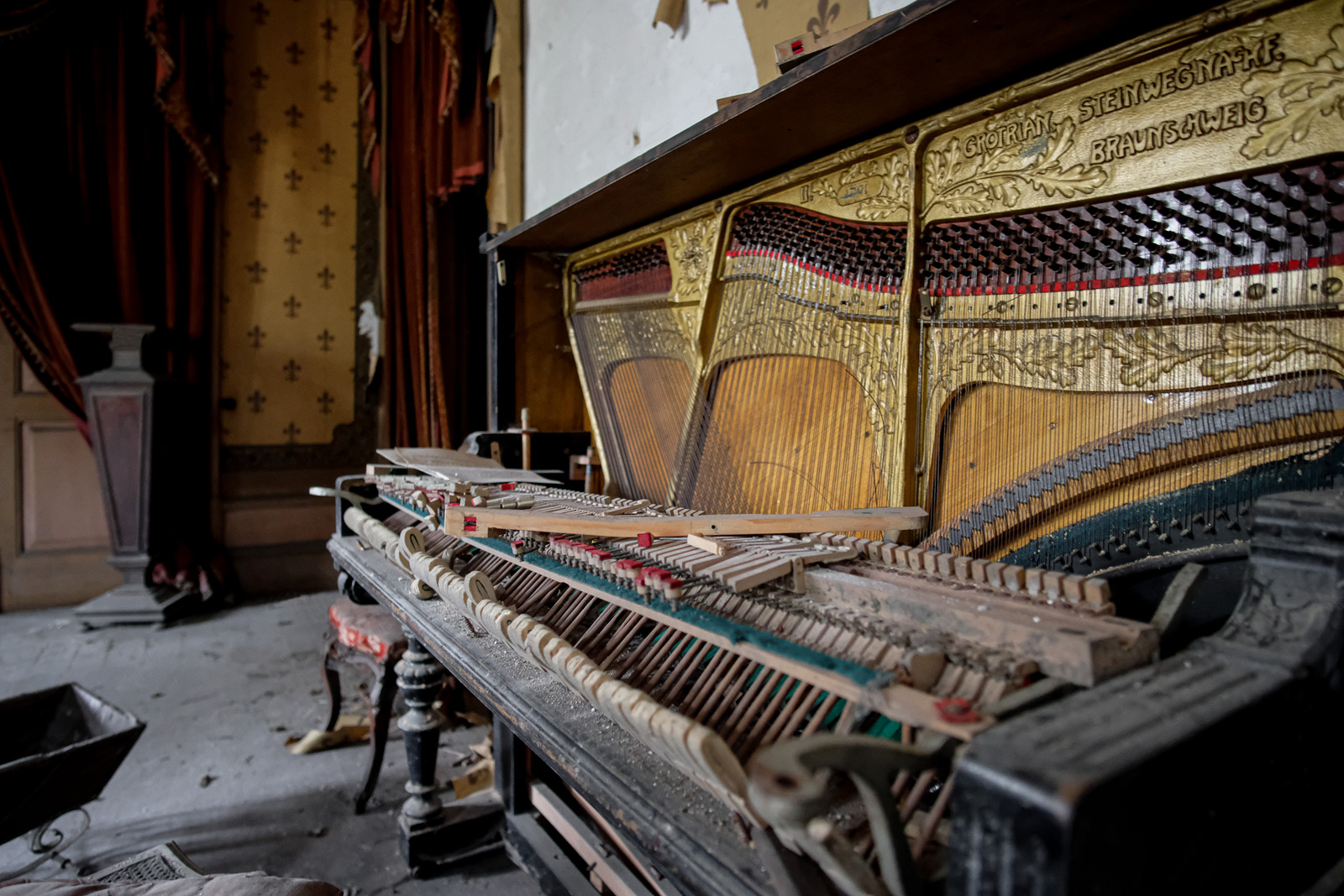 Abandoned Viscountess Mansion