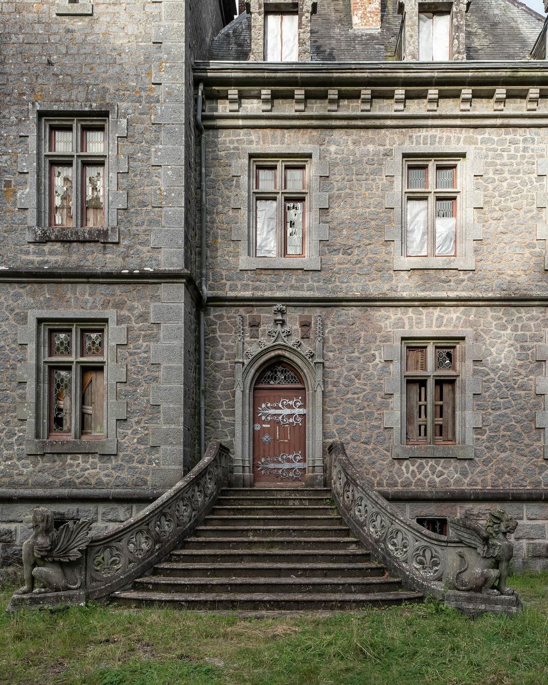 Abandoned Castle Château de Leuhan In France