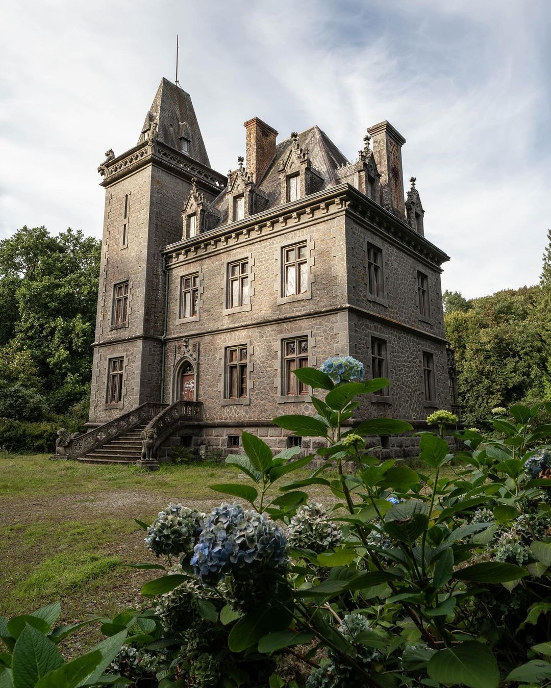 Abandoned Castle Château de Leuhan In France