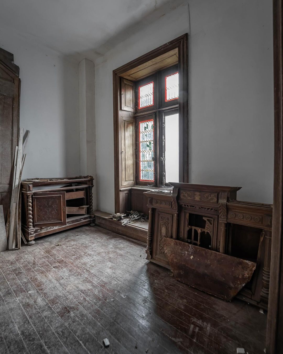 Abandoned Castle Château de Leuhan In France