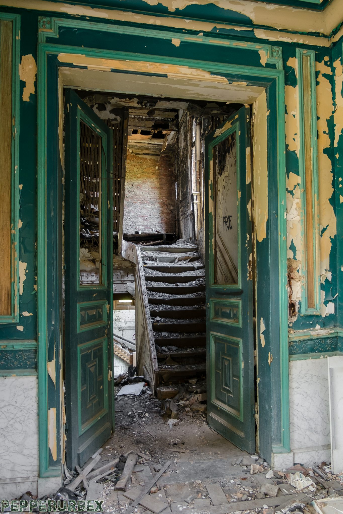 Abandoned Château Lindenbosch in Belgium