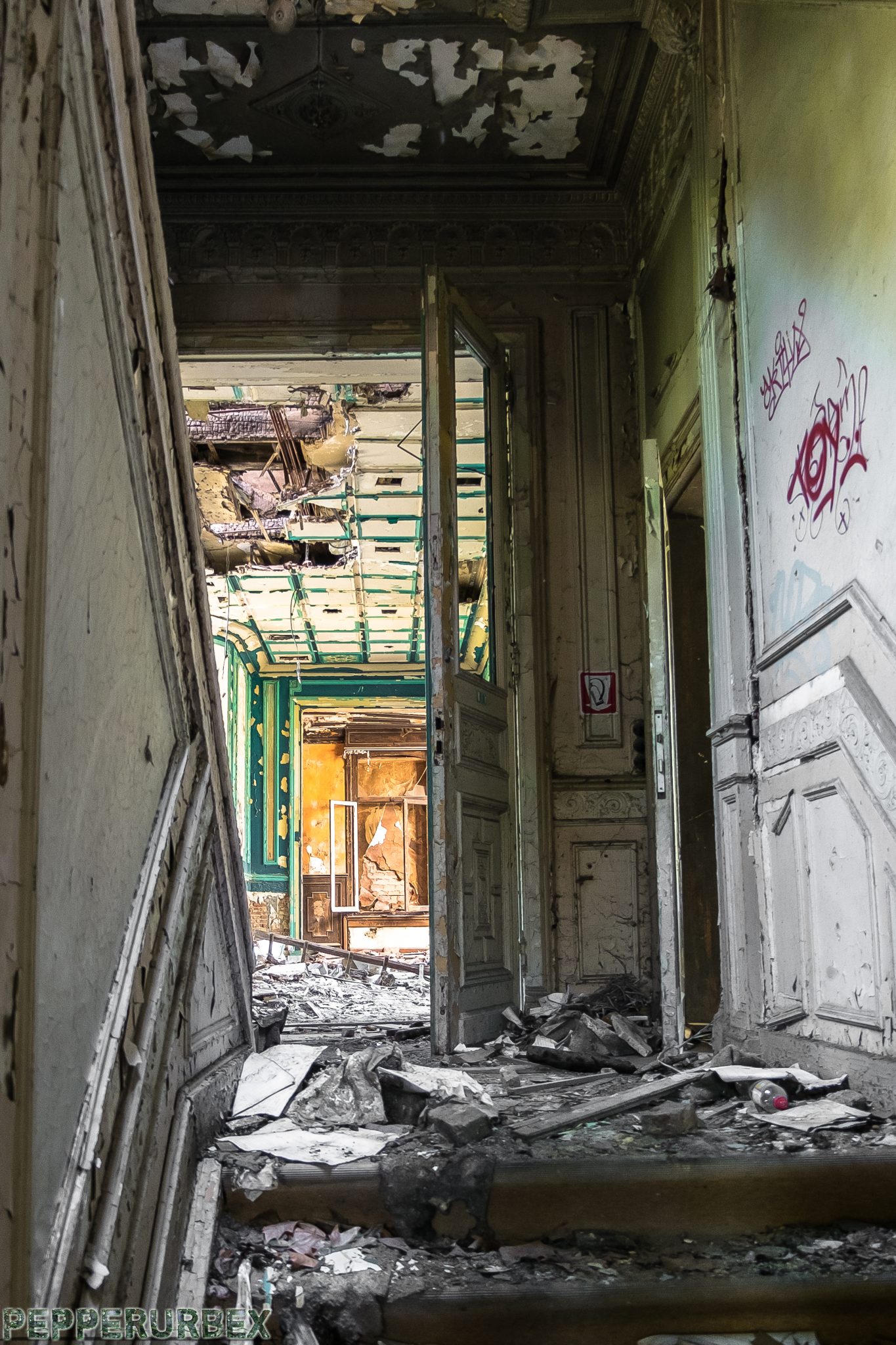 Abandoned Château Lindenbosch in Belgium