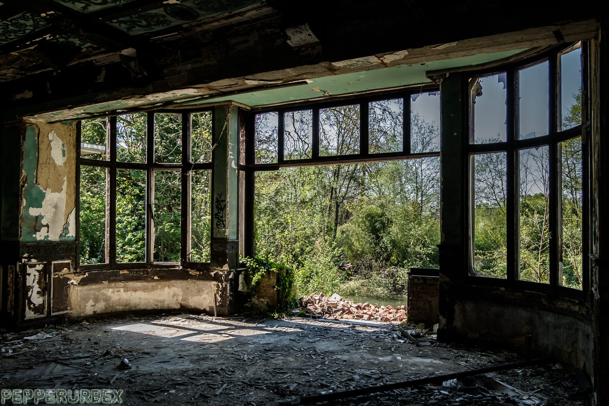 Abandoned Château Lindenbosch in Belgium